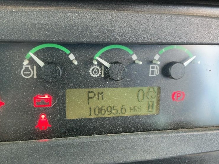 2012-deere-848h-image-94