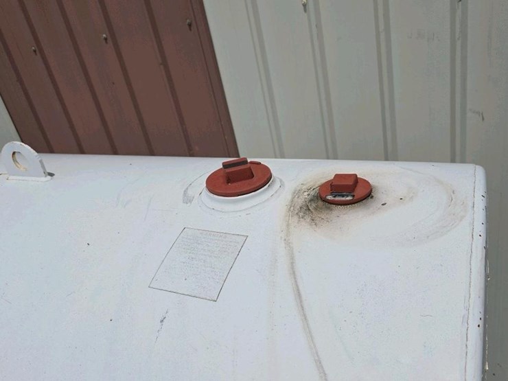 #490-•-300-gallon-fuel-tank-image-7