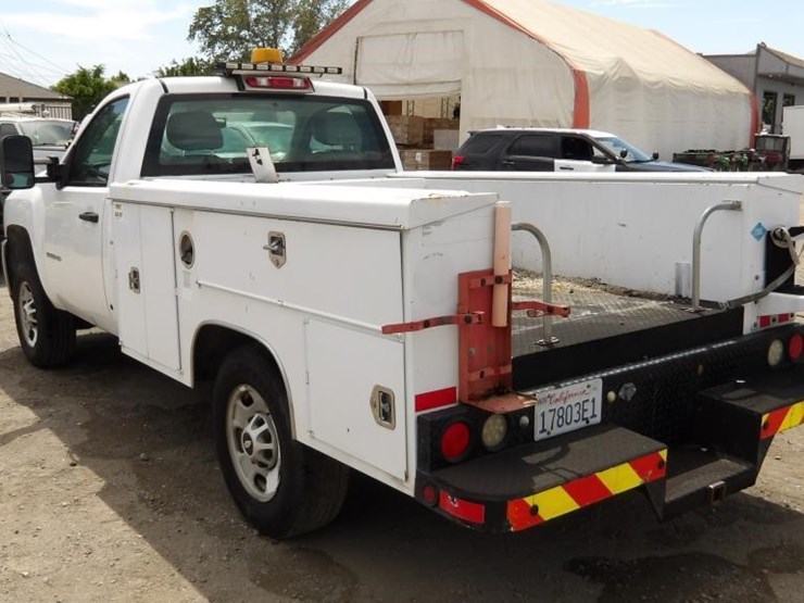 2011-chevrolet-silverado-2500-image-5