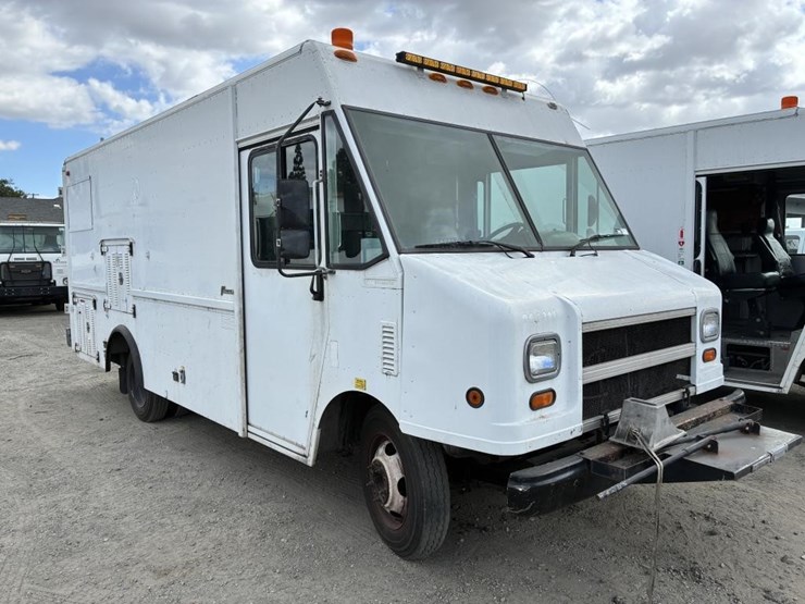 2002-workhorse-p42-image-2