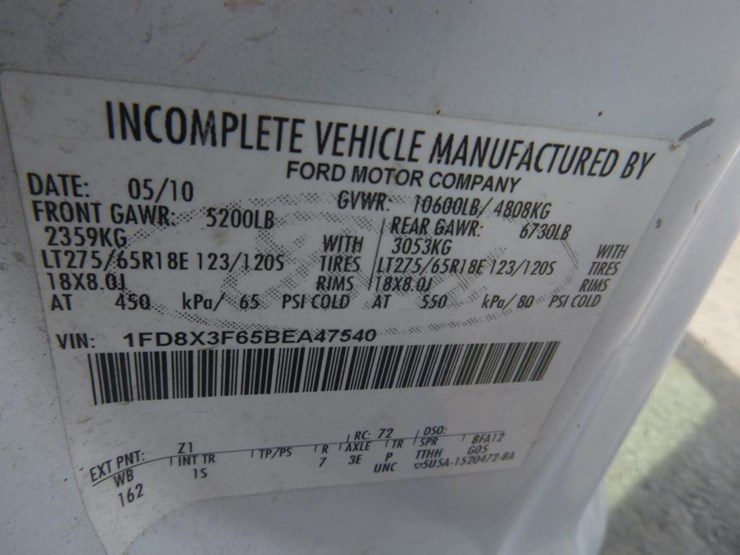 2011-ford-f350-image-15