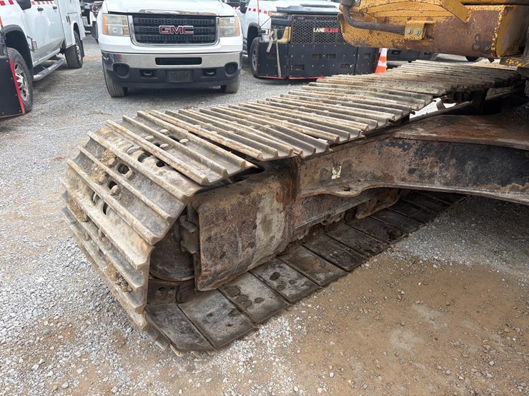 2017-caterpillar-323fl-image-11