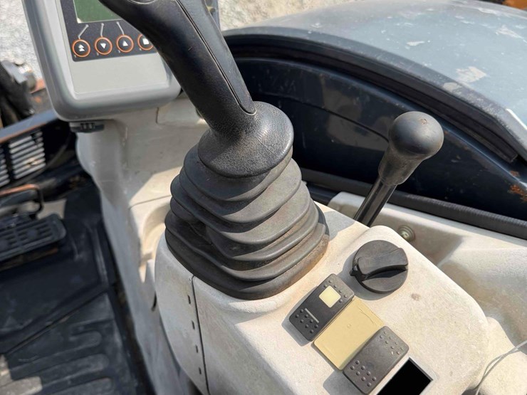 deere-35g-image-17