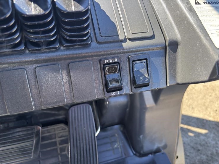2016-caterpillar-2c6000-image-24