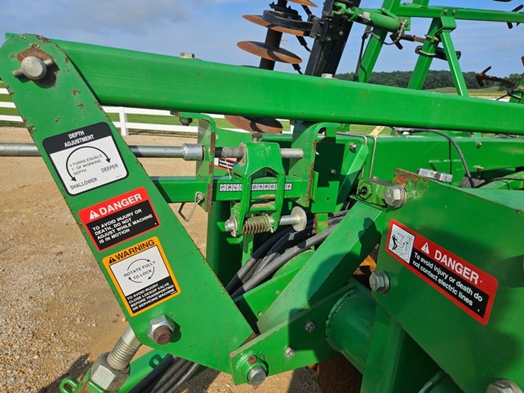 john-deere-726-image-61
