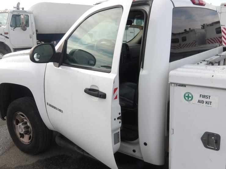 2008-chevrolet-silverado-2500-image-6