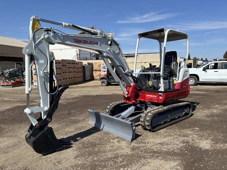 2022-takeuchi-tb235-2-image-1