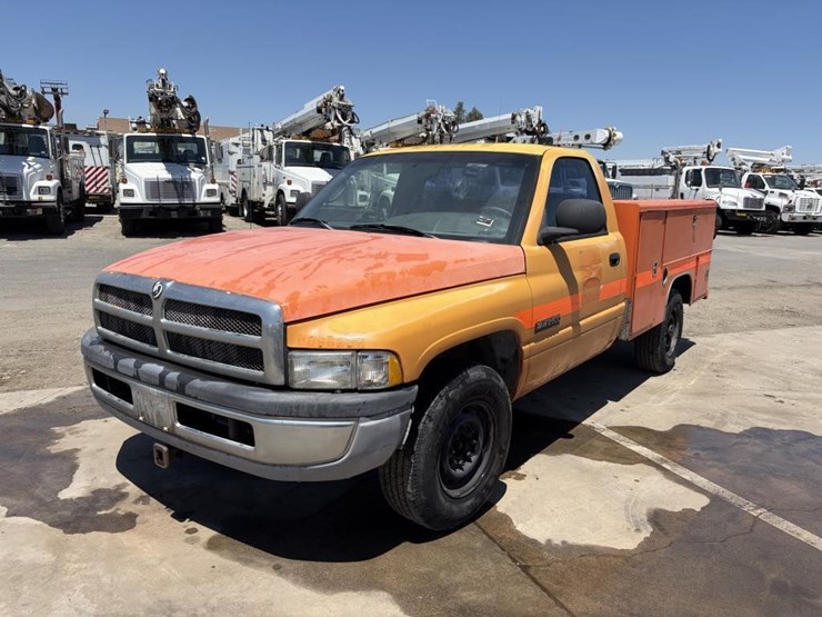 2001-dodge-ram-2500-image-2