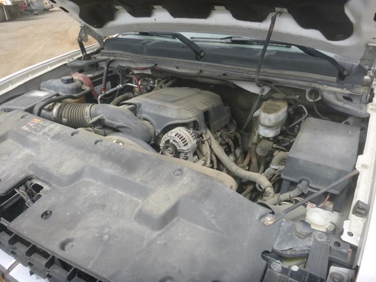 2009-chevrolet-3500-image-13