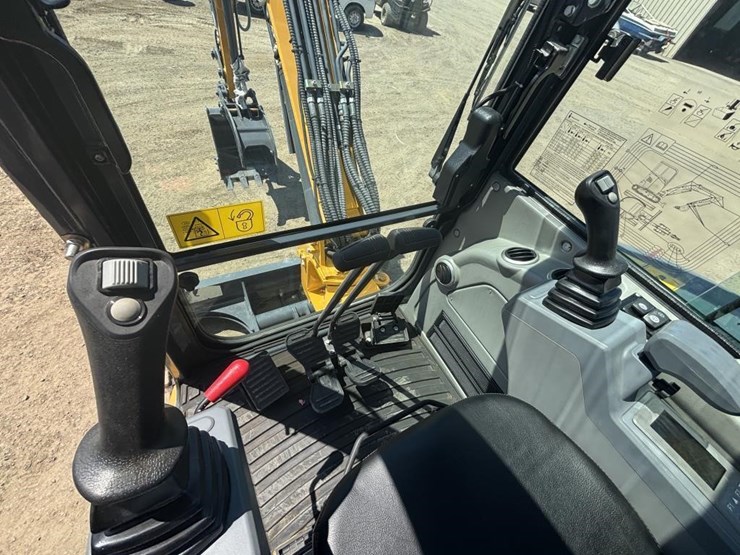 2022-xcmg-xe35u-image-27