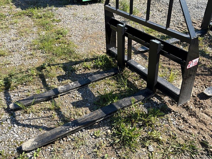 unused-48"-kivel-3,500lb-quick-attach-pallet-forks-image-1