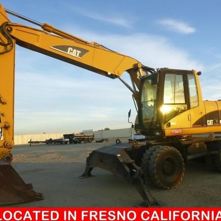 2005 CATERPILLAR M318C