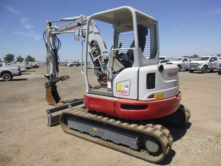 2024-takeuchi-tb257fr-image-5