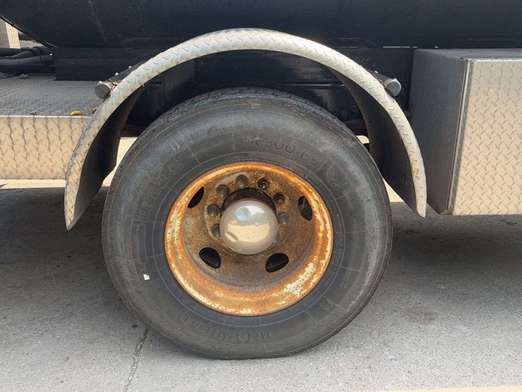 2006-international-durastar-4400-image-21