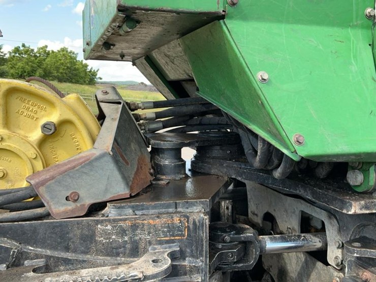 2012-deere-848h-image-42