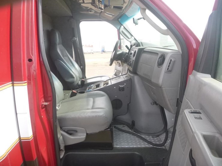 2017-ford-e350-image-11