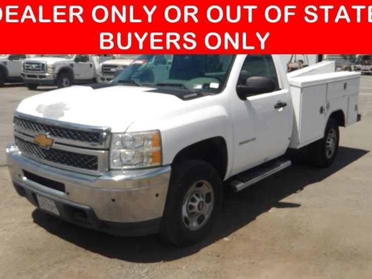 2013-chevrolet-silverado-2500-image-1