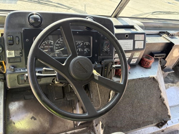 2002-workhorse-p42-image-20