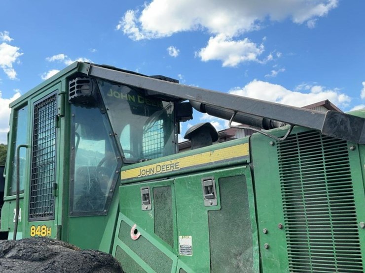 2012-deere-848h-image-28