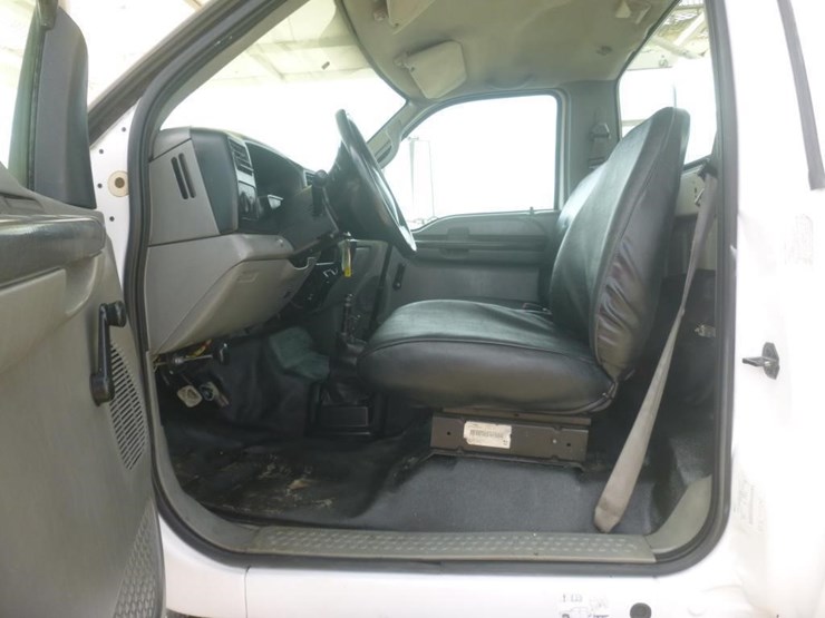 2003-ford-f750-image-19