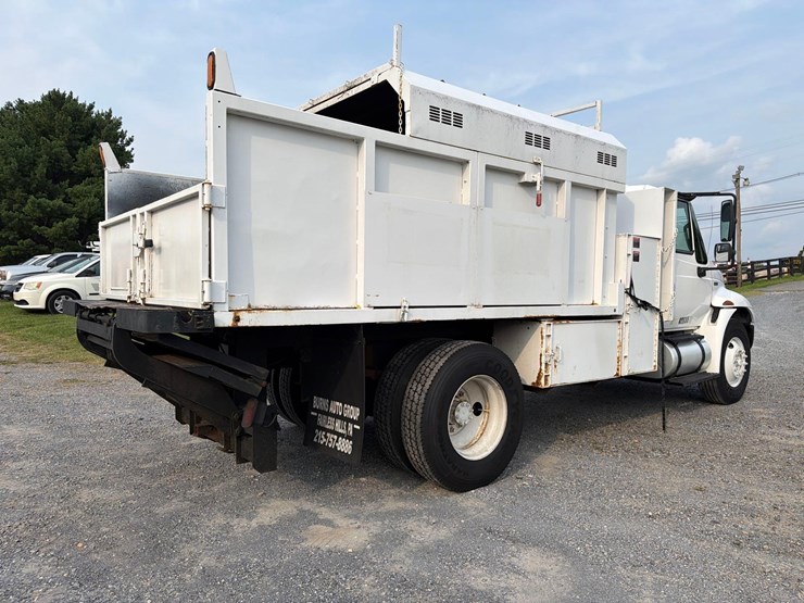 2013-international-4300m7-chipper-truck-image-11