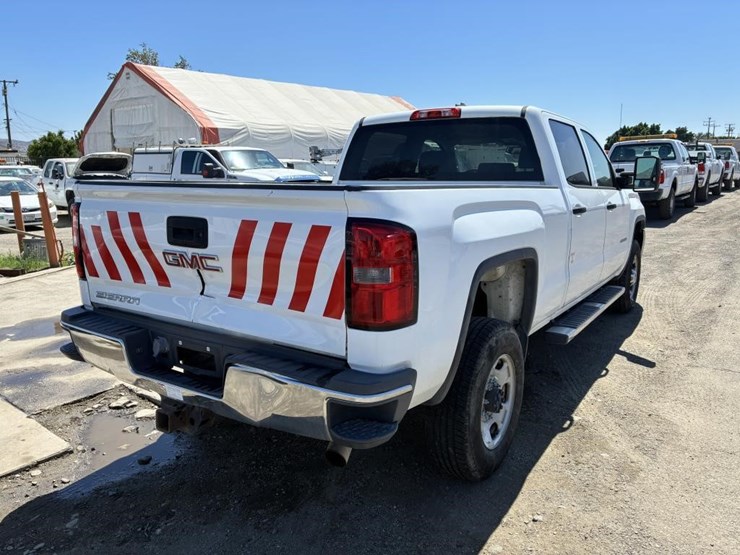 2015-gmc-sierra-2500hd-image-3