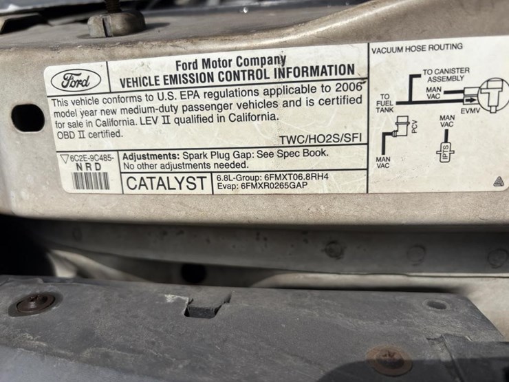 2006-ford-e350-image-11
