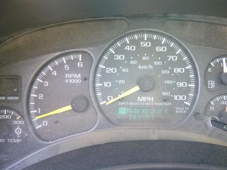 2001-chevrolet-3500-image-34