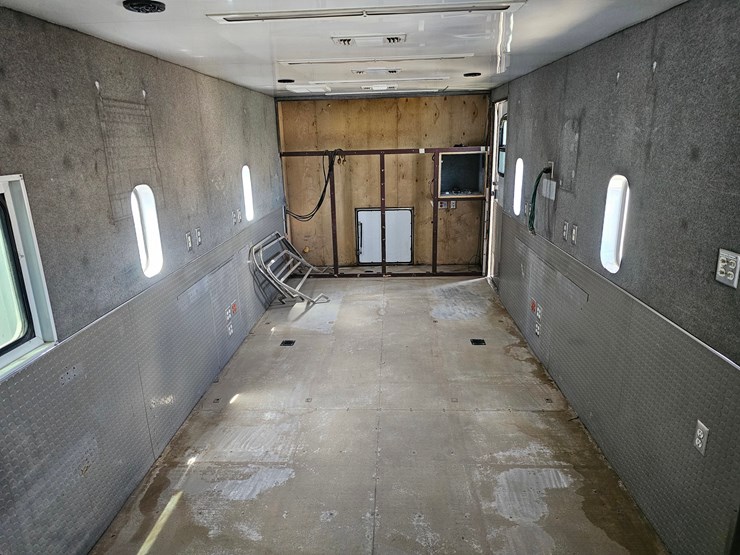 competition-trailers-40’-x-102”-t/a-mobile-office-trailer-image-10