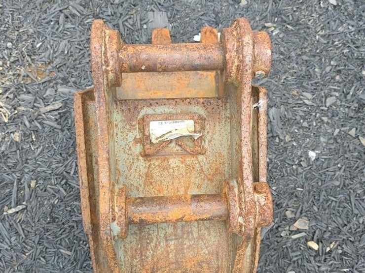 #475-•-edge-11"-excavator-bucket-image-4