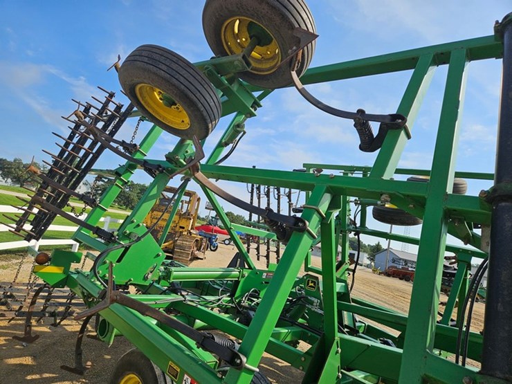 john-deere-726-image-25