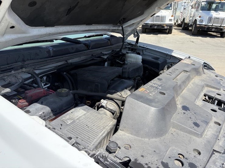 2013-chevrolet-silverado-2500-image-8