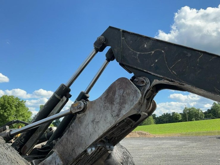 2012-deere-848h-image-61