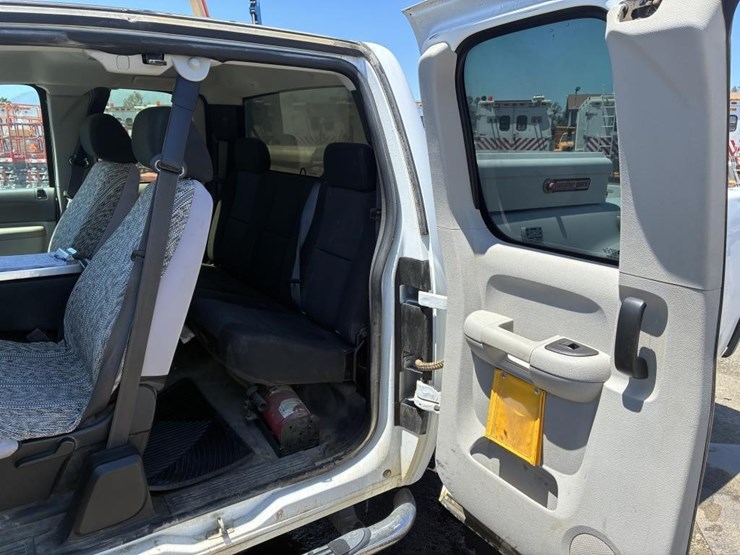 2012-gmc-sierra-2500hd-image-21