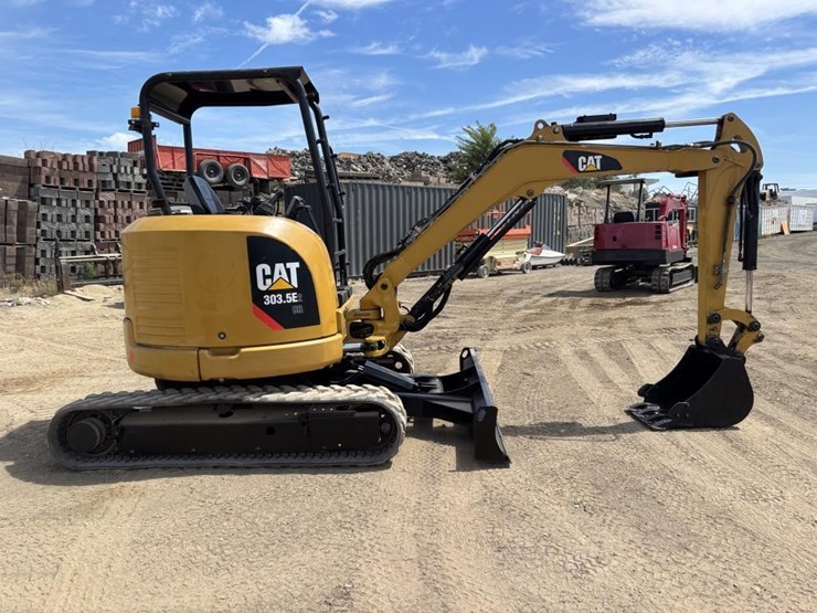 caterpillar-303.5-image-7