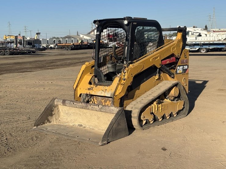 2016-caterpillar-259d-image-1