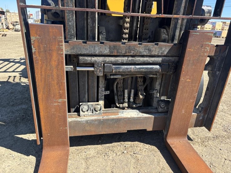 2016-caterpillar-2c6000-image-11