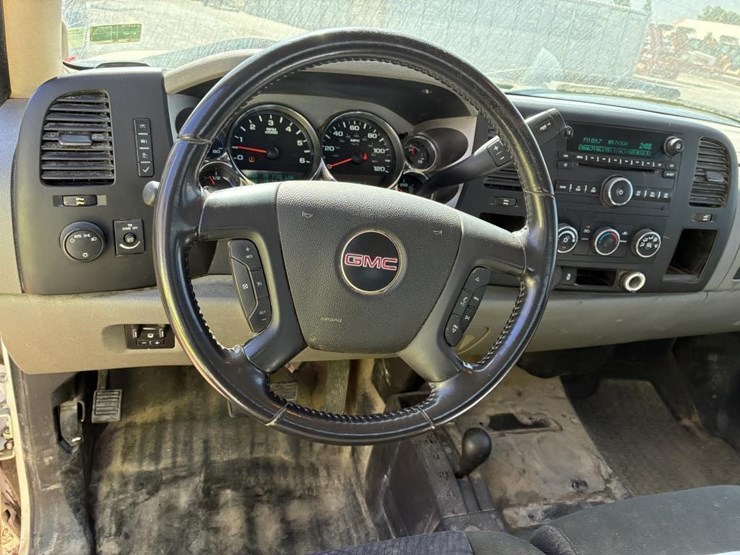 2012-gmc-sierra-2500hd-image-18