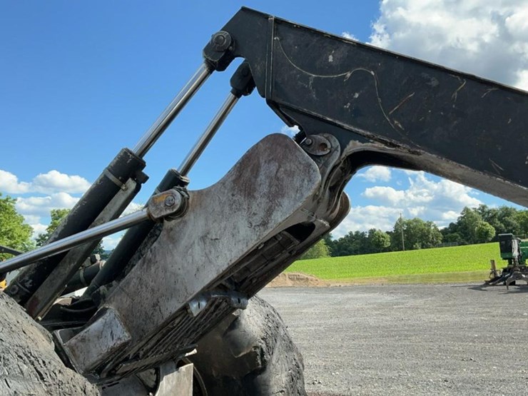 2012-deere-848h-image-60