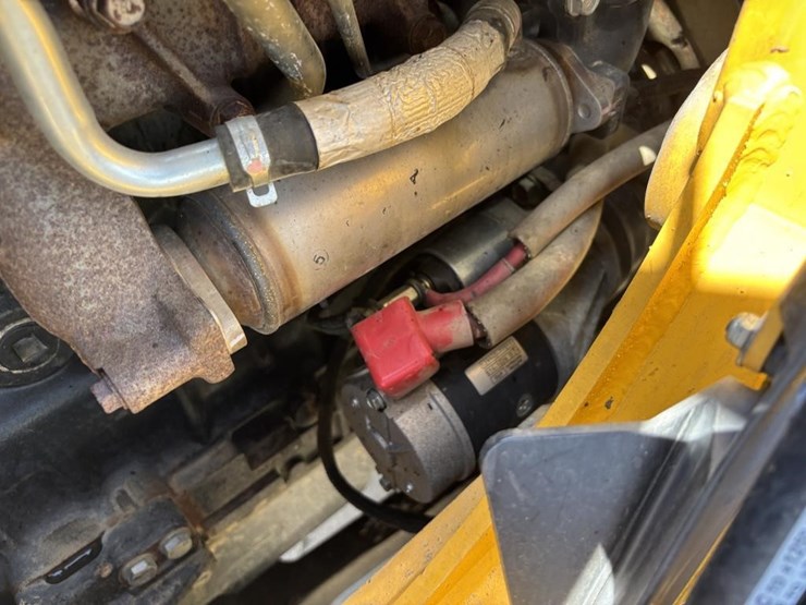 2020-deere-210l-image-72