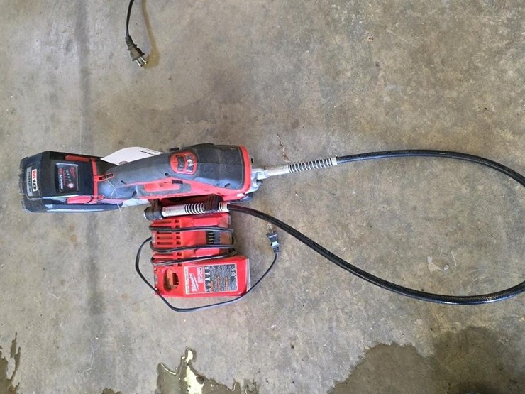 #113-•-milwaukee-grease-gun-image-2