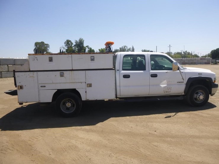 2001-chevrolet-3500-image-17