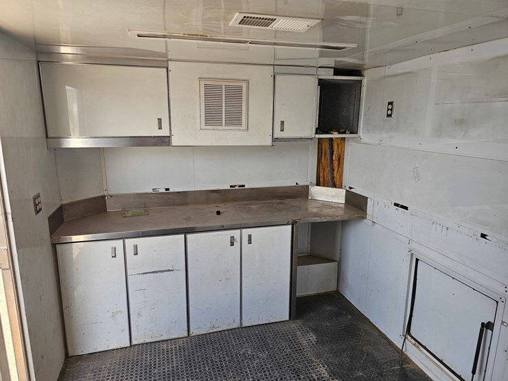 competition-trailers-40’-x-102”-t/a-mobile-office-trailer-image-8