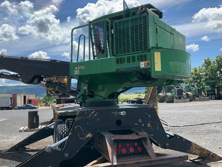 2015-deere-437d-image-13