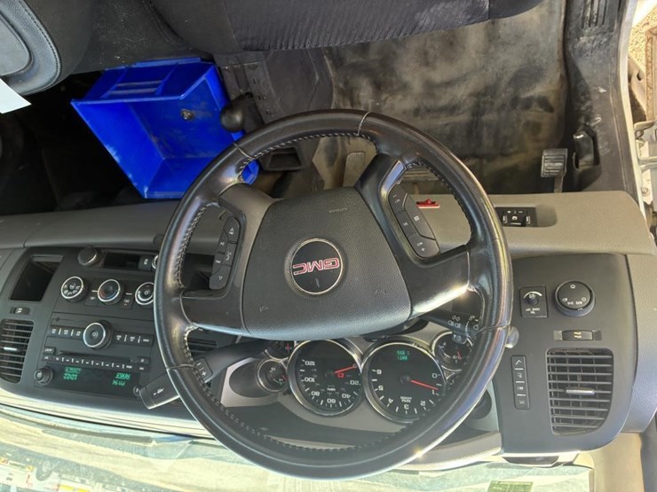2012-gmc-sierra-2500hd-image-23