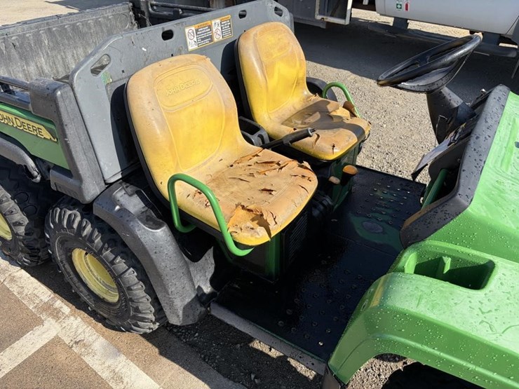 2010-john-deere-gator-image-12