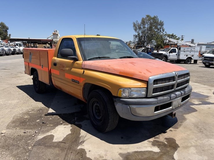 2001-dodge-ram-2500-image-3