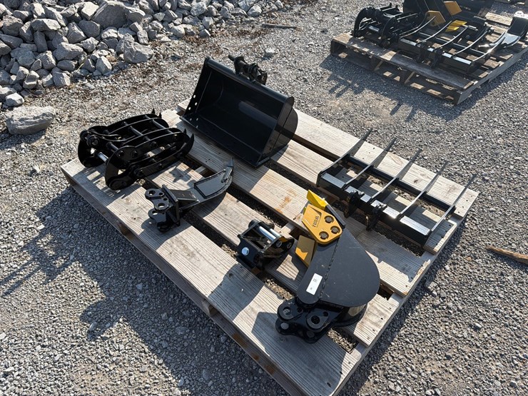 #30-•-lot-of-misc-mini-excavator-attachments-image-1