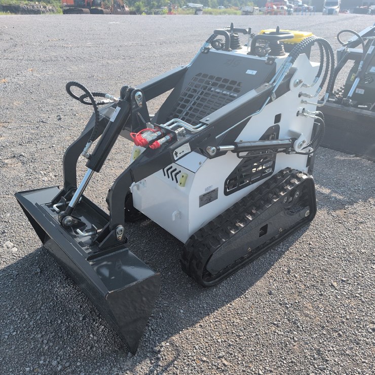 #42 • NEW ZJG ZJ-380 MINI SKID LOADER