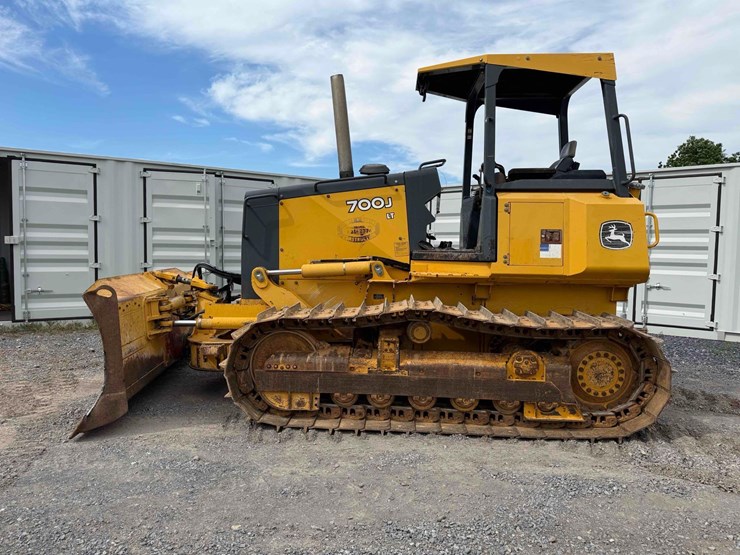 deere-700j-image-2
